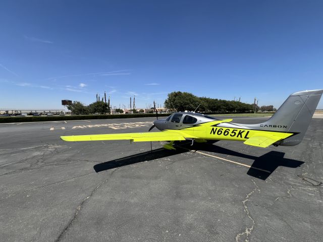 Cirrus SR-22 (N665KL)