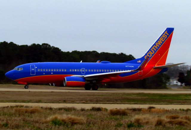 Boeing 737-700 (N774SW)