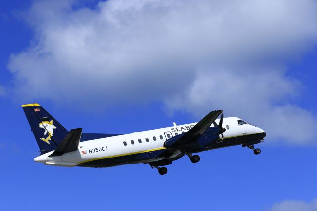 Saab 340 (N350CJ) - Seaborne leaving St Maarten