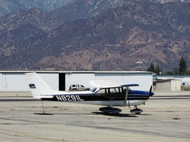 Cessna Skyhawk (N8291L) - Parked at Cable Airport