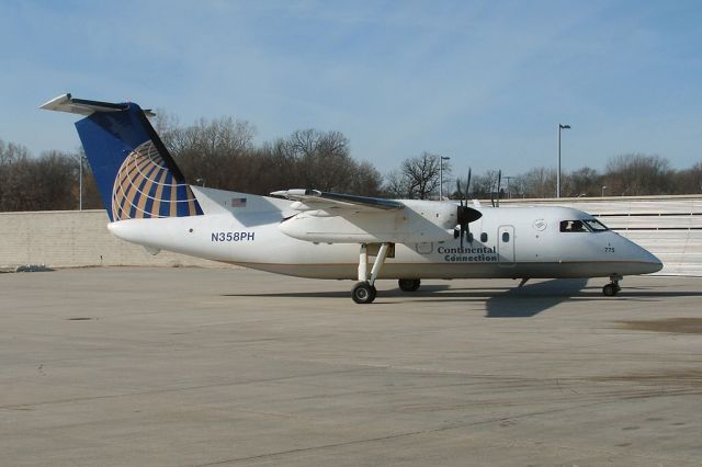 de Havilland Dash 8-200 (N358PH)