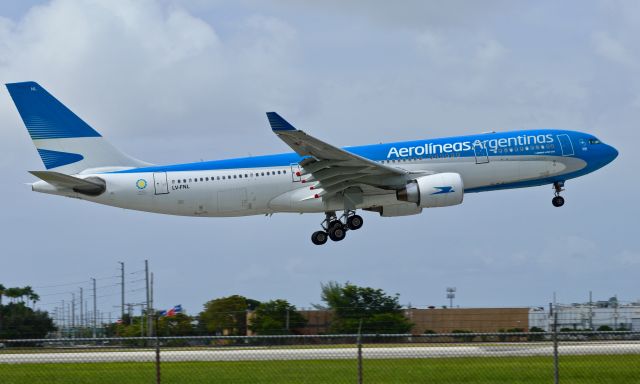 Airbus A330-200 (LV-FNL)