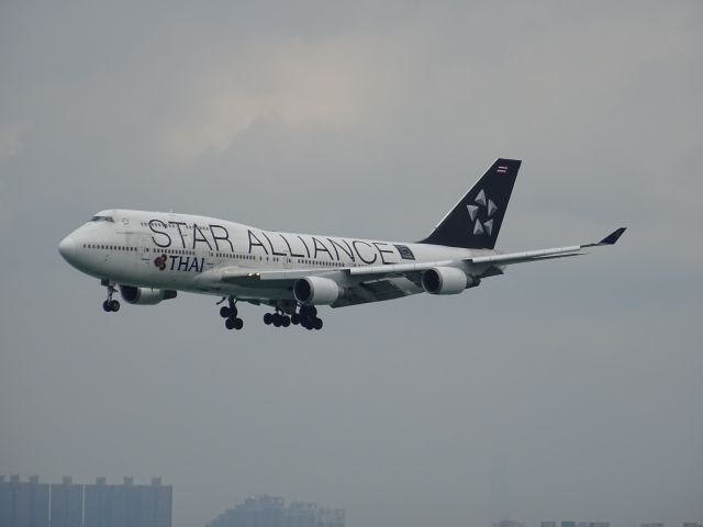 Boeing 747-400 (HS-TGW)