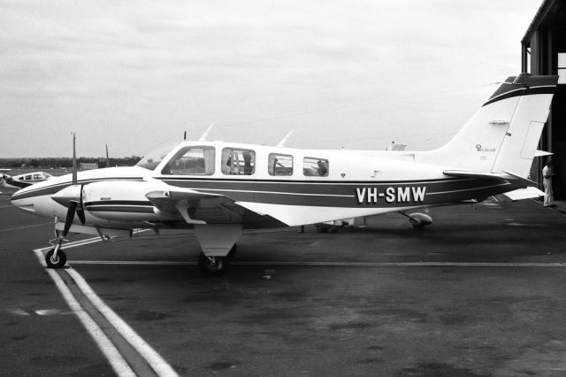 Beechcraft Baron (58) (VH-SMW) - BEECH 58 BARON - REG VH-SMW (CN TH694) - MOORABBIN VIC. AUSTRALIA - YMMB (14/9/1980)35MM B/W NEGATIVE SCAN.