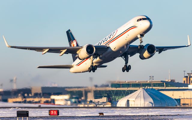 Boeing 757-200 (C-GCJS)