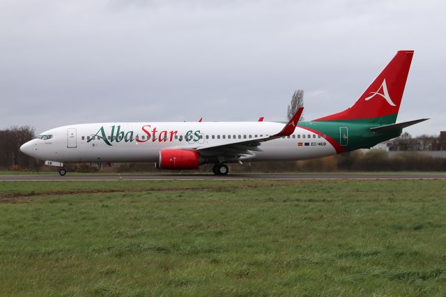 Boeing 737-800 (EC-MUB)