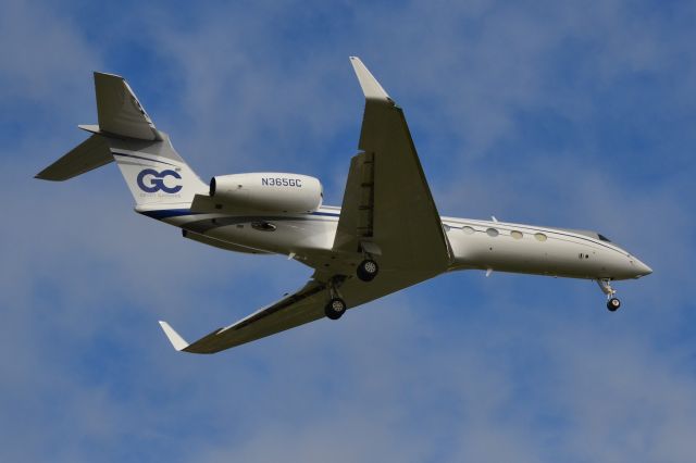 Gulfstream Aerospace Gulfstream V (N365GC) - TVPX AIRCRAFT SOLUTIONS INC TRUSTEE (Grant Cardone) on final at KJQF - 9/30/18