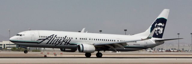 Boeing 737-900 (N433AS) - Please change the size to full screen to decrease the blurriness.