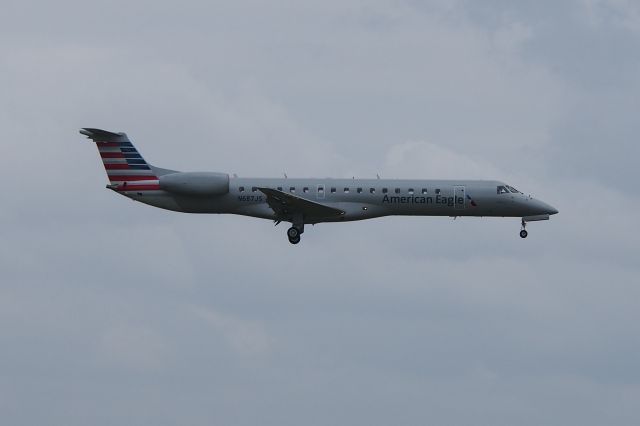 Embraer ERJ-145 (N687JS)