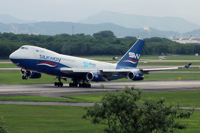 Boeing 747-200 (4K-SW800)
