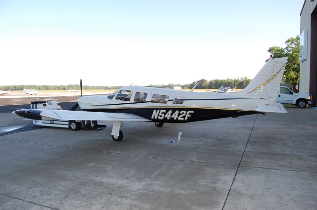 Piper Saratoga (N5442F)