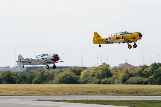 North American T-6 Texan —