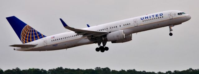 Boeing 757-200 (N18119)