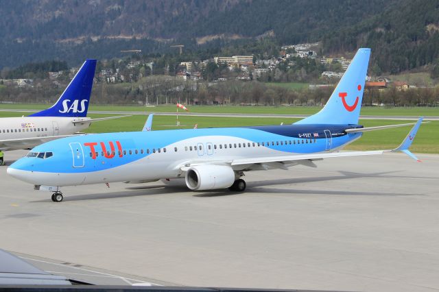Boeing 737-800 (G-FDZT)
