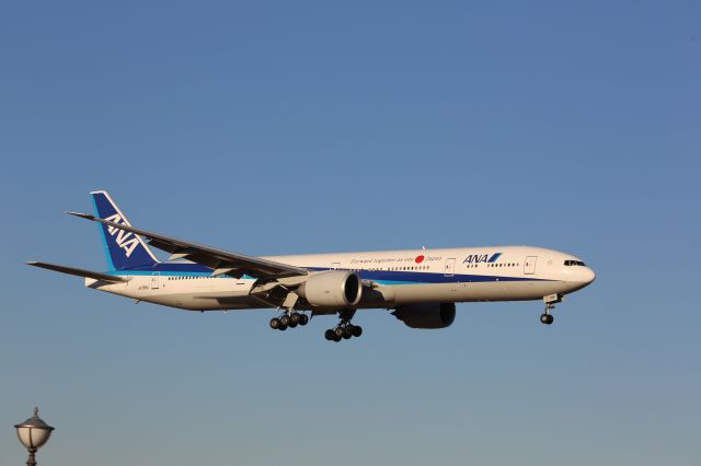 BOEING 777-300 (JA786A)