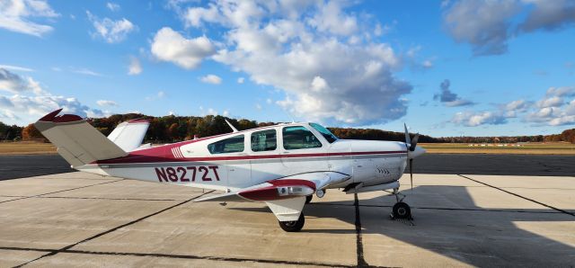 Beechcraft 35 Bonanza (N8272T)