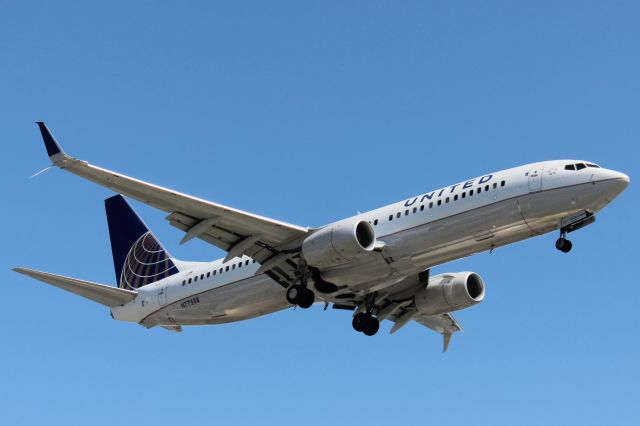 Boeing 737-800 (N77538)