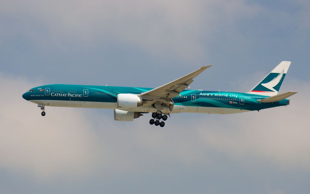 BOEING 777-300ER (B-KPF)