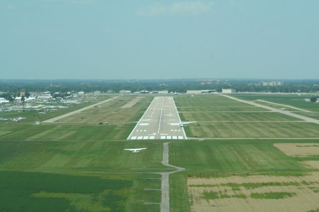 Cessna Skylane (N3358U) - Cessnas to Oshkosh approach