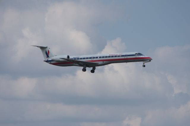 Embraer ERJ-145 (N664MS)