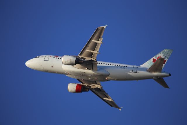 Airbus A319 (C-GAQZ)