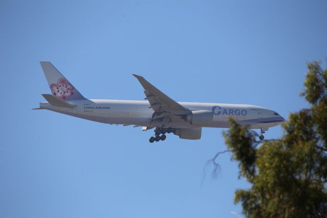 BOEING 777-200LR (B-18771)
