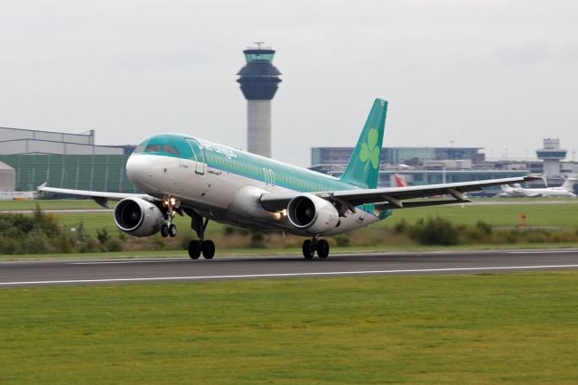 Airbus A320 (EI-DEC) - EI203 off on the short hop across the Irish Sea to Dublin