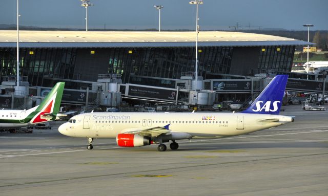 Airbus A320 (OY-KAO) - SAS Scandinavian Airlines Airbus A320-232 OY-KAO in Brussels 