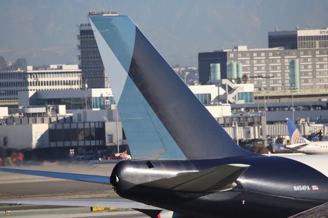 Boeing 747-400 (N454PA)