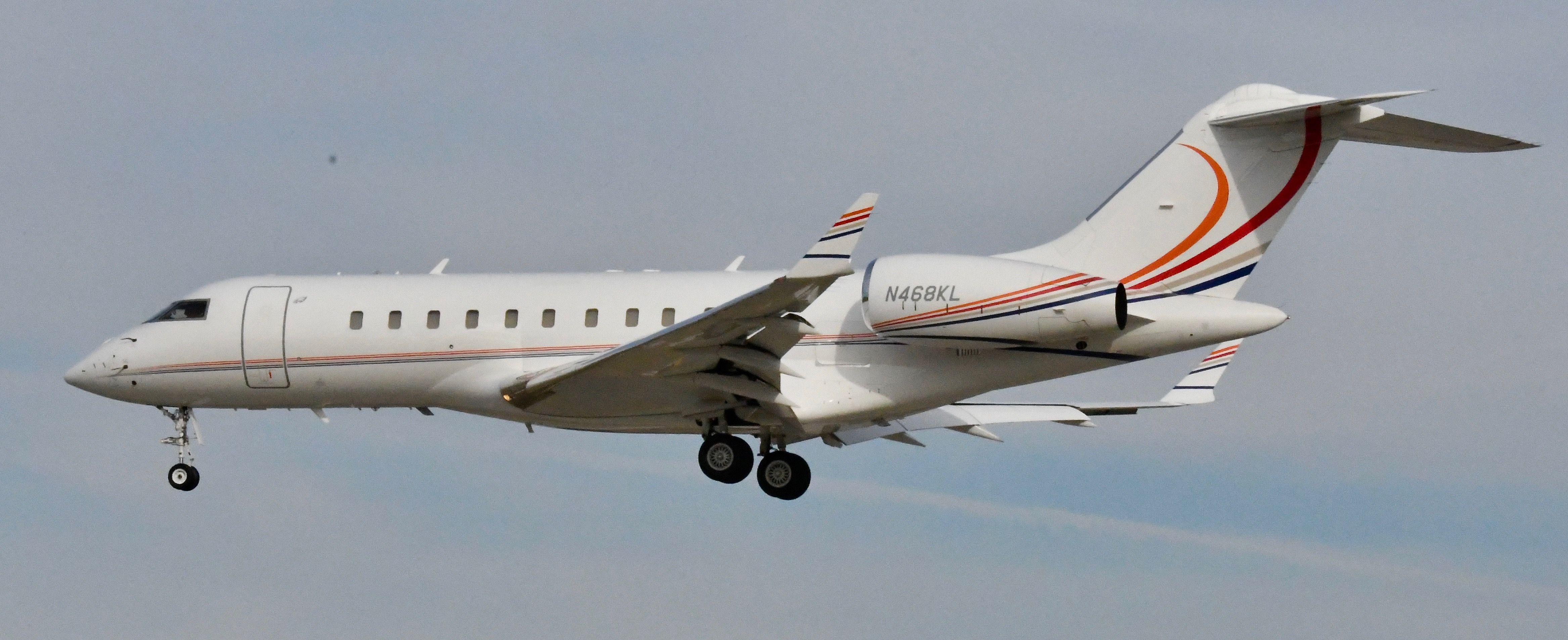 Bombardier Global 5000 (N486KL) - Arriving at Baltimore after a short hop from Washington-Dulles