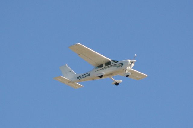 Cessna Cardinal (N34099) - Cessna Cardinal (N34099) departs Sarasota-Bradenton International Airport