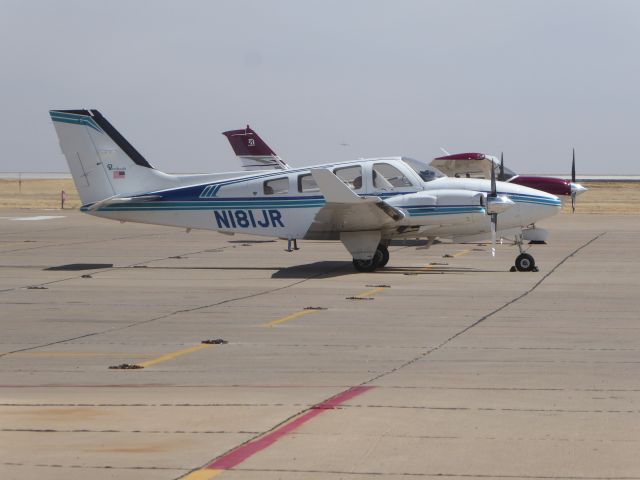 Beechcraft Baron (58) (N181JR)