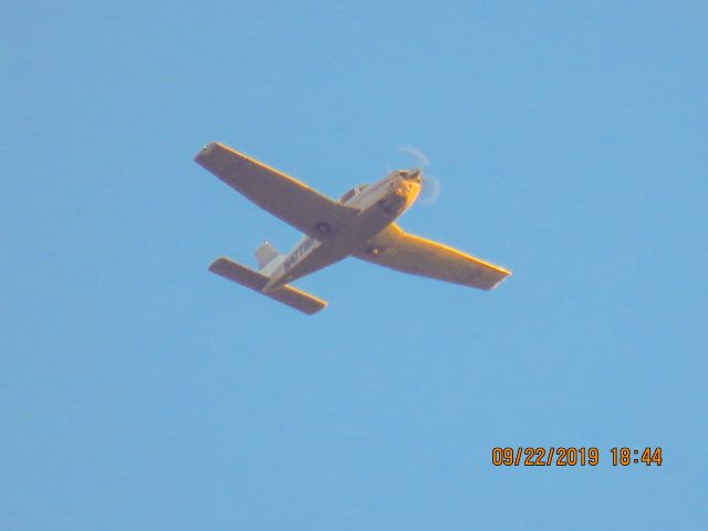 Piper Cherokee Arrow (N47738)