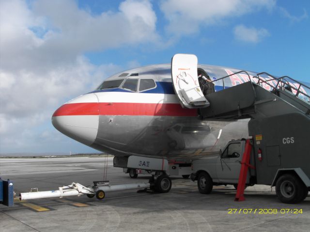 Boeing 737-800 (N919AN) - getting ready to pushback at Curacao