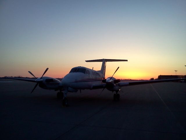 Beechcraft Super King Air 200 (N198DM)