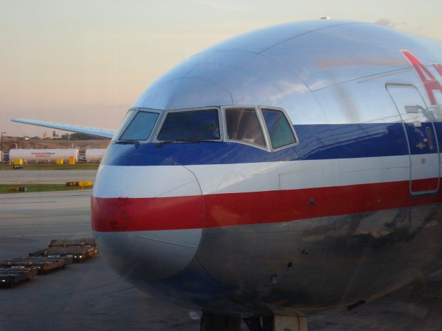 Boeing 777 (N791AN) - Inbound from London Heathrow and it will depart back to London Heathrow in a few hours