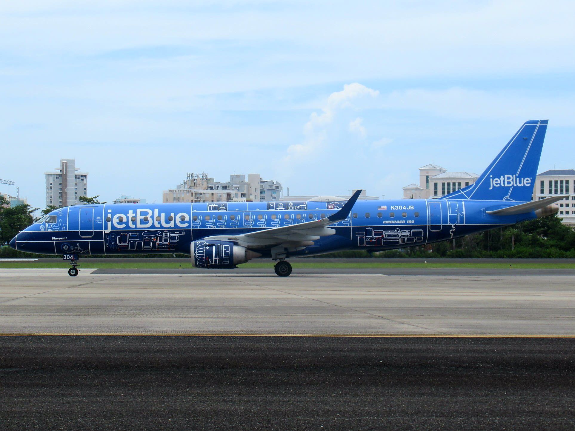 Embraer ERJ-190 (N304JB)