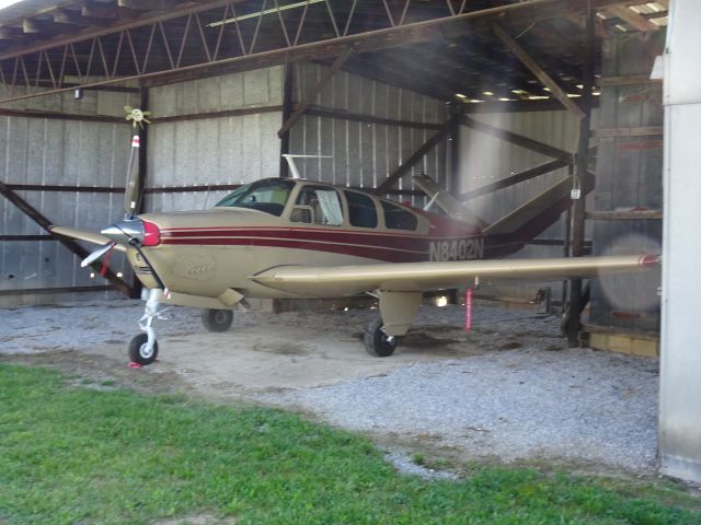 Beechcraft 35 Bonanza (N8402N)