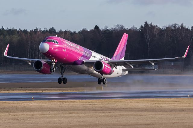 Airbus A320 (HA-LYF)