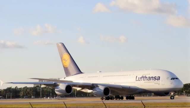 Airbus A380-800 (D-AIMM)