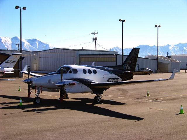 Beechcraft King Air 90 (N996BL)