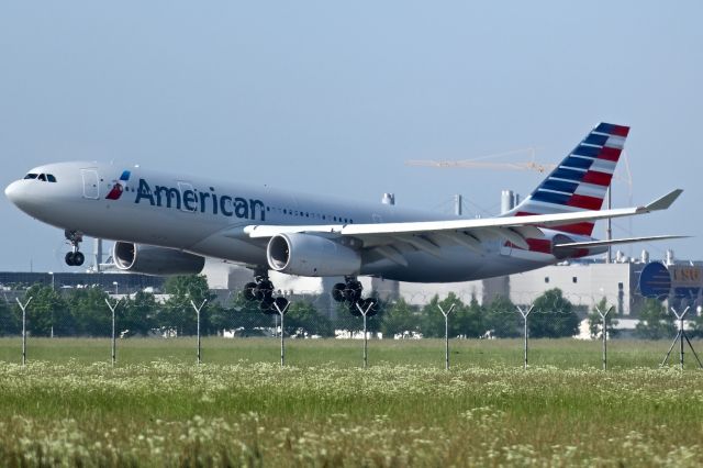 Airbus A330-300 (N286AY)