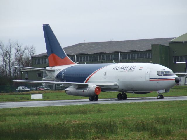 Boeing 737-200 (VT-EGF)