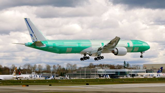 BOEING 777-300 (N2747U) - BOE554 on short final to Rwy 16R to complete a B1 flight on 3.30.18. (ln 1554 / cn 64991). The aircraft is using a BOE temporary reg #N5511Z.