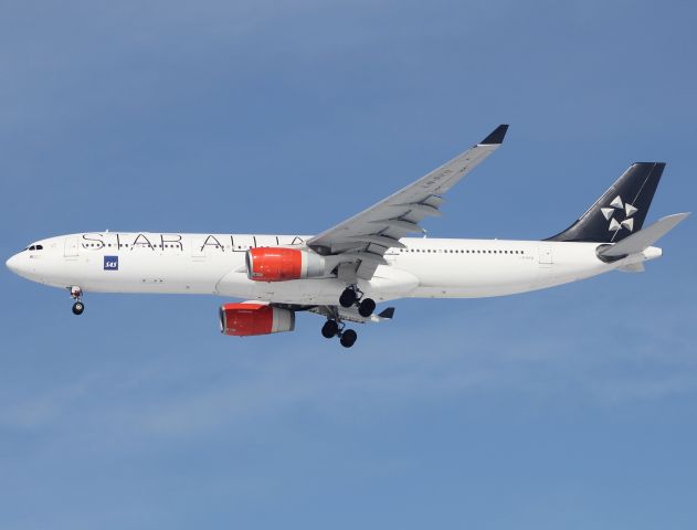 Airbus A330-300 (LN-RKN)