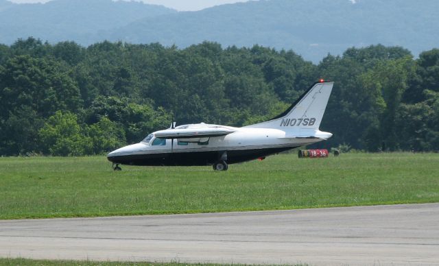 Mitsubishi MU-2 (N107SB) - at Reading
