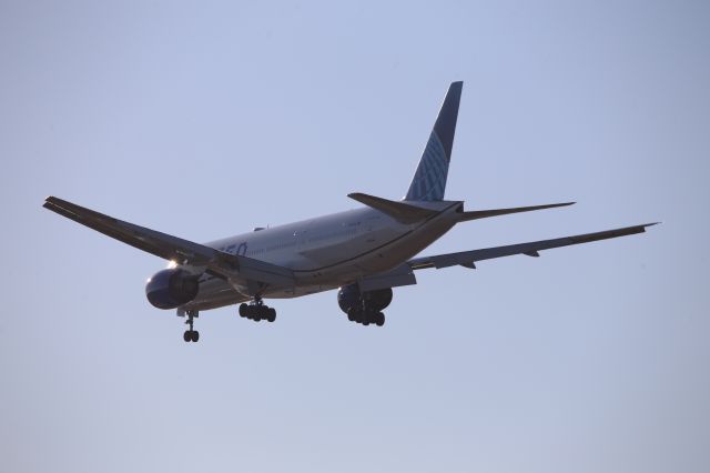 Boeing 777-200 (N787UA)