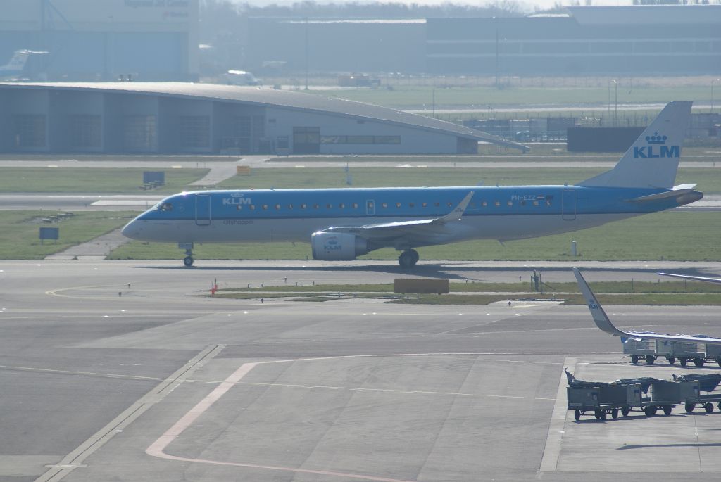 PH-EZZ — - KLM Cityhopper EMB195 cn654