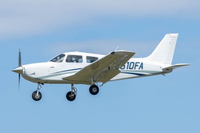 Piper Cherokee (N610FA)