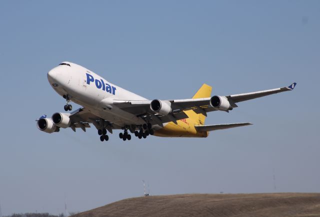 Boeing 747-400 (N454PA) - Polar 747-400 departing RWY 27 at KCVG